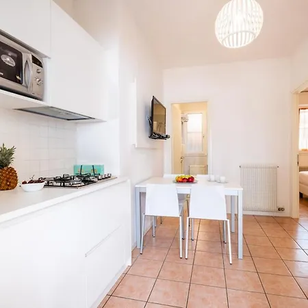 Lido Di Dante Apartment