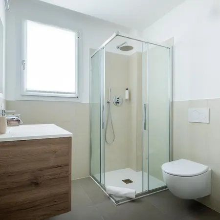 Lido Di Dante Apartment *